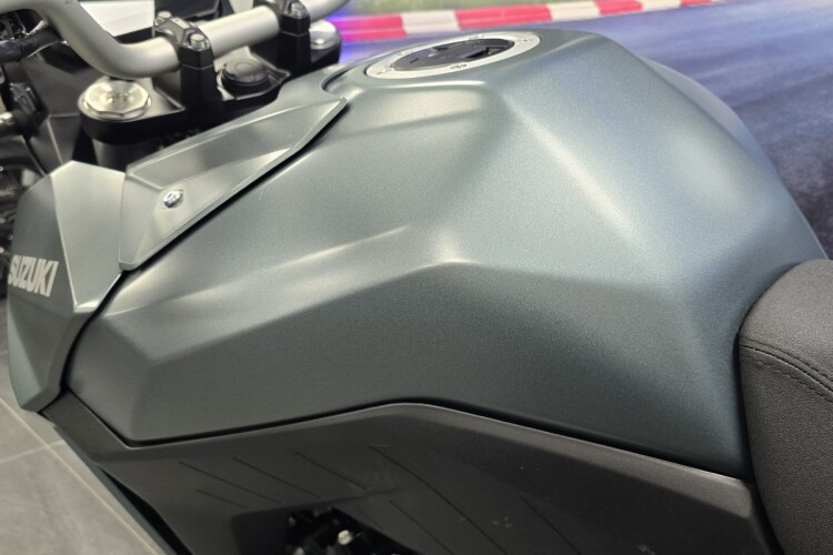 SUZUKI V-STROM 800