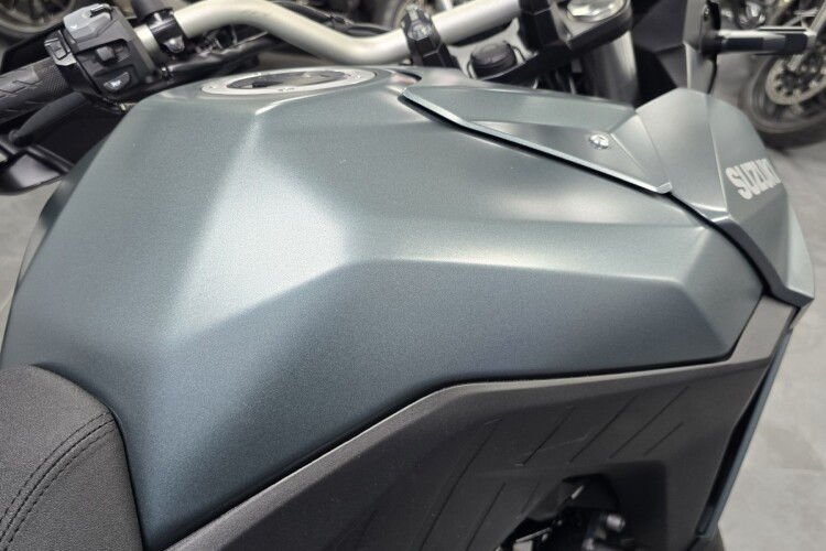 SUZUKI V-STROM 800