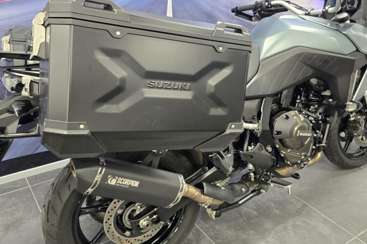 SUZUKI V-STROM 800