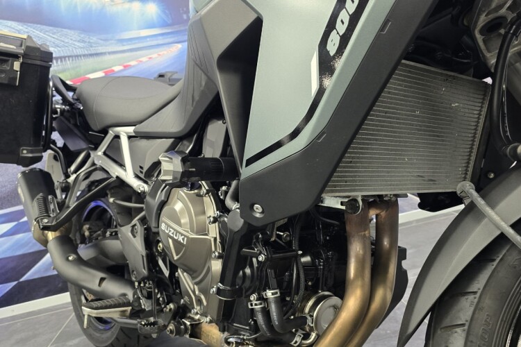 SUZUKI V-STROM 800