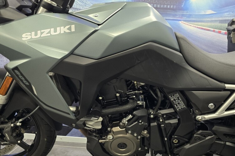 SUZUKI V-STROM 800
