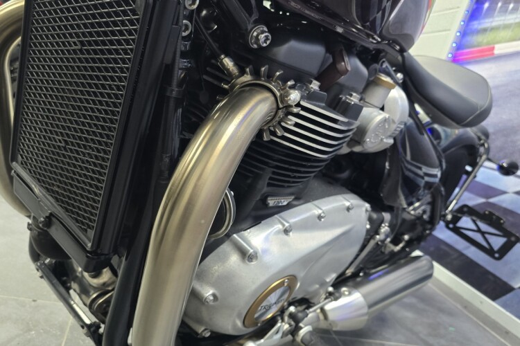 TRIUMPH BOBBER