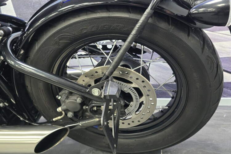 TRIUMPH BOBBER