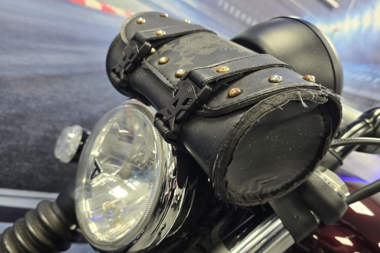 TRIUMPH BOBBER