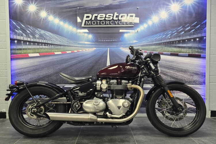 TRIUMPH BOBBER