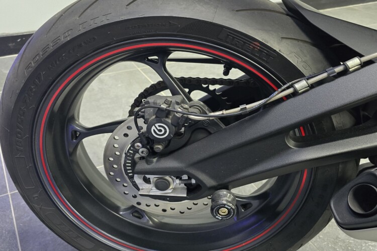 TRIUMPH STREET TRIPLE 765