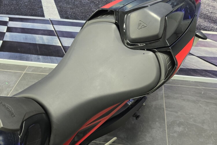 TRIUMPH STREET TRIPLE 765