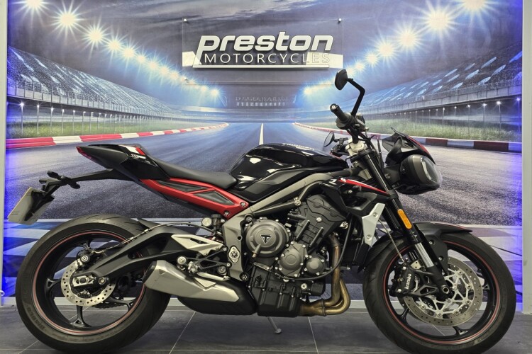TRIUMPH STREET TRIPLE 765