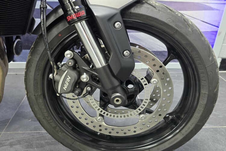 TRIUMPH TRIDENT 660