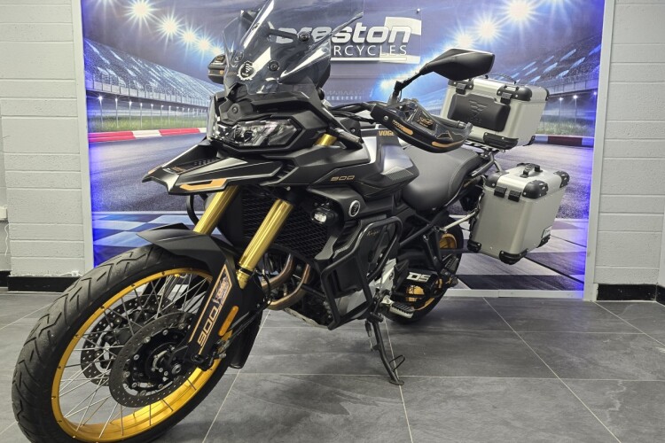 VOGE DS900X