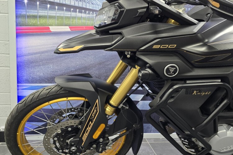 VOGE DS900X
