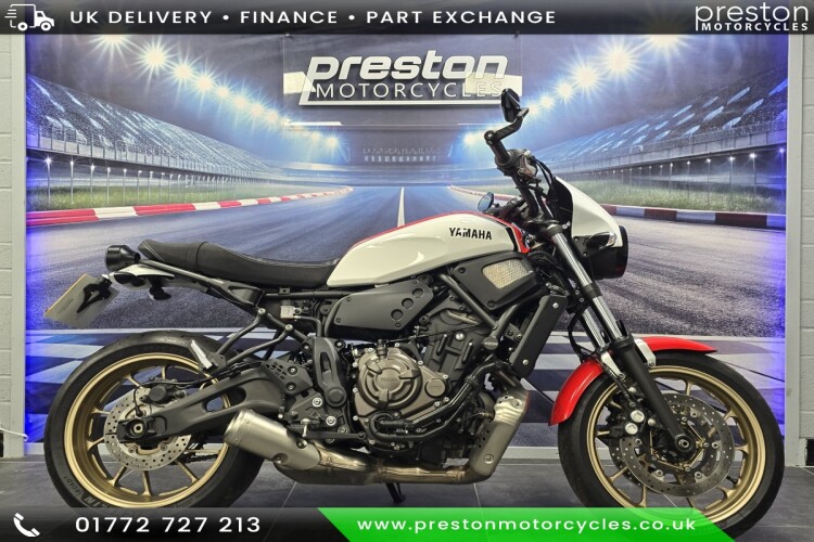 YAMAHA XSR700