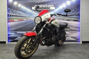 YAMAHA XSR700