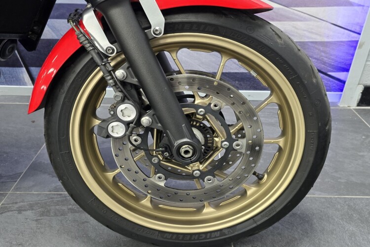 YAMAHA XSR700