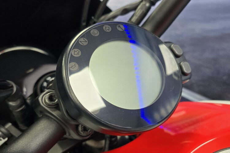YAMAHA XSR700