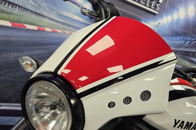 YAMAHA XSR700