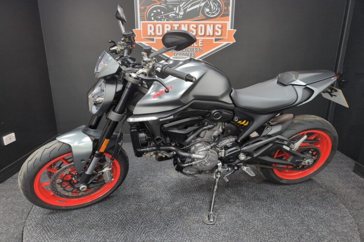 DUCATI MONSTER 937