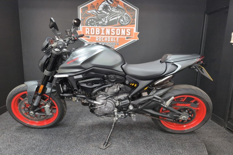 DUCATI MONSTER 937