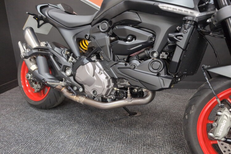 DUCATI MONSTER 937