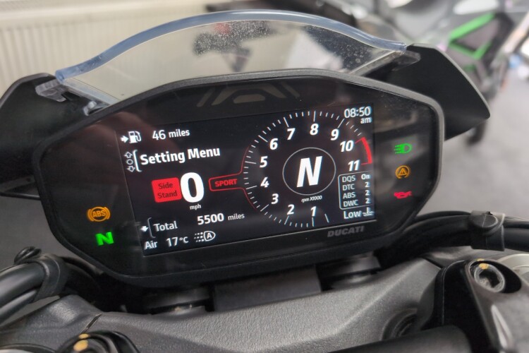 DUCATI MONSTER 937