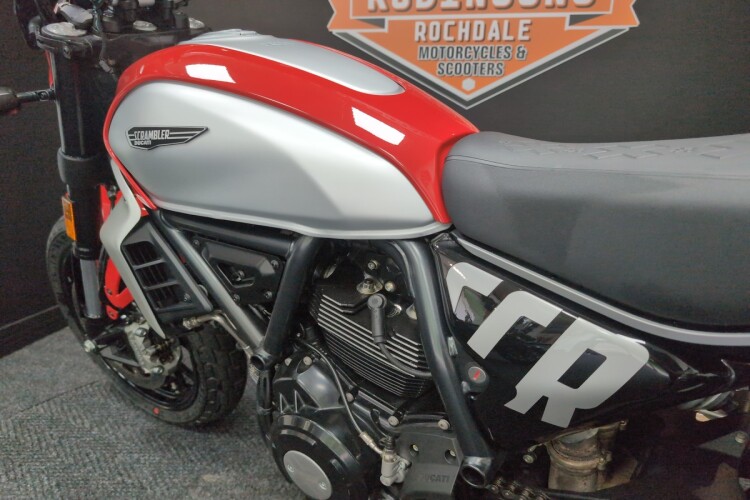 DUCATI SCRAMBLER 800