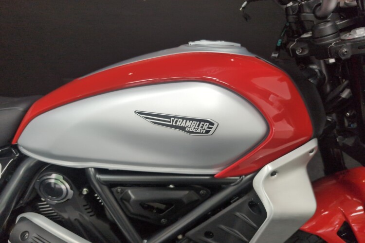 DUCATI SCRAMBLER 800