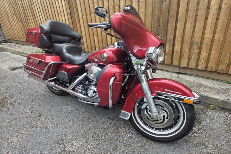 HARLEY-DAVIDSON TOURING