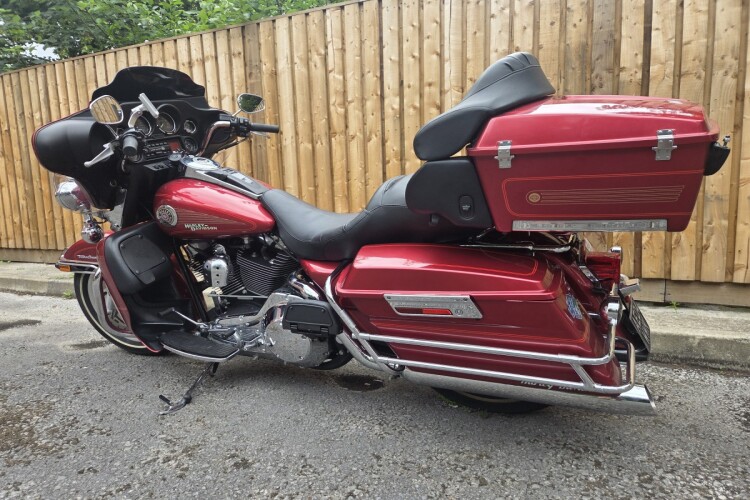 HARLEY-DAVIDSON TOURING