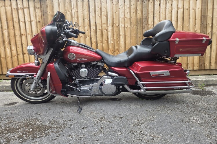 HARLEY-DAVIDSON TOURING