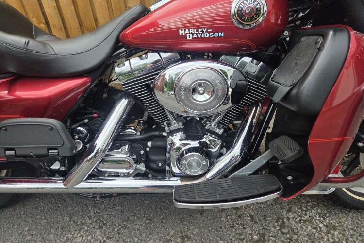 HARLEY-DAVIDSON TOURING