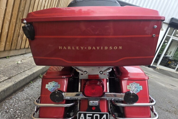 HARLEY-DAVIDSON TOURING