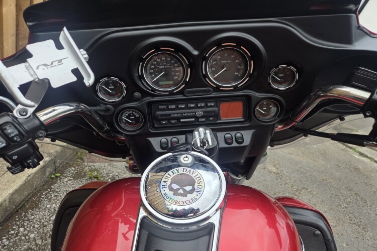 HARLEY-DAVIDSON TOURING