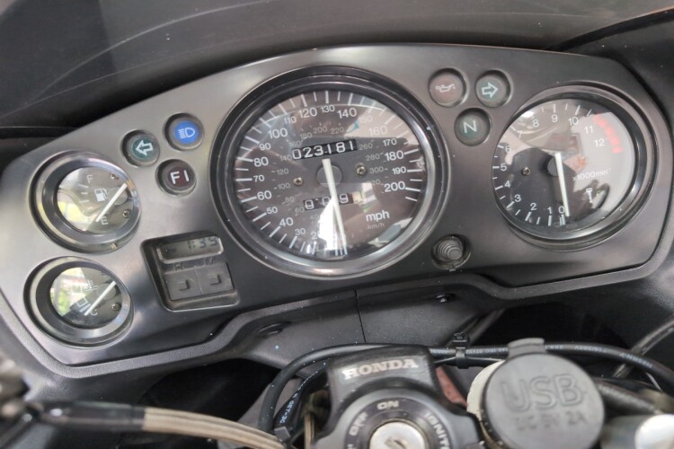 HONDA CBR1100XX SUPER BLACKBIRD