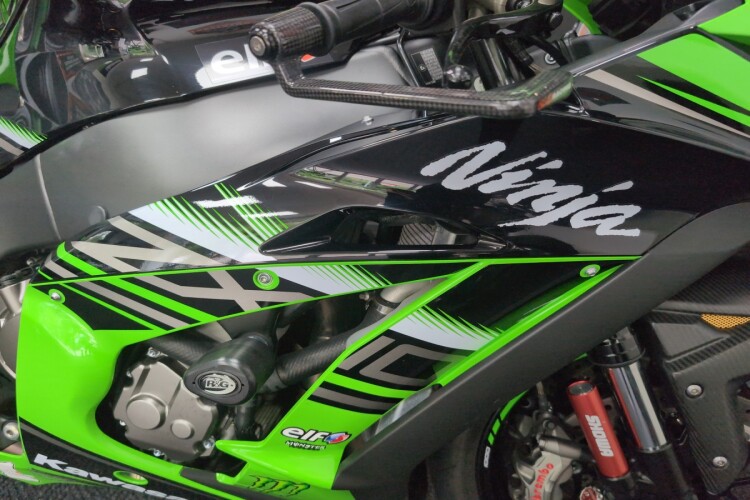 KAWASAKI NINJA ZX-10R