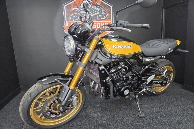 KAWASAKI Z900 RS SE