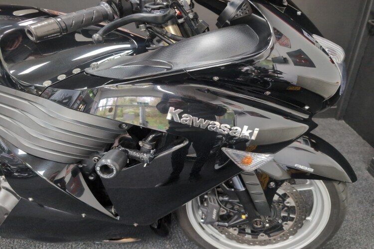 KAWASAKI ZZR1400