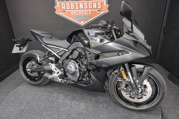SUZUKI GSX-8R