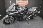 SUZUKI GSX-8R
