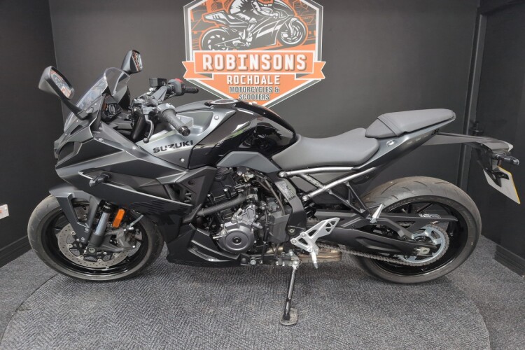 SUZUKI GSX-8R