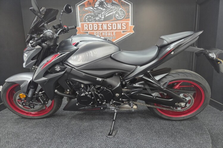 SUZUKI GSX-S1000