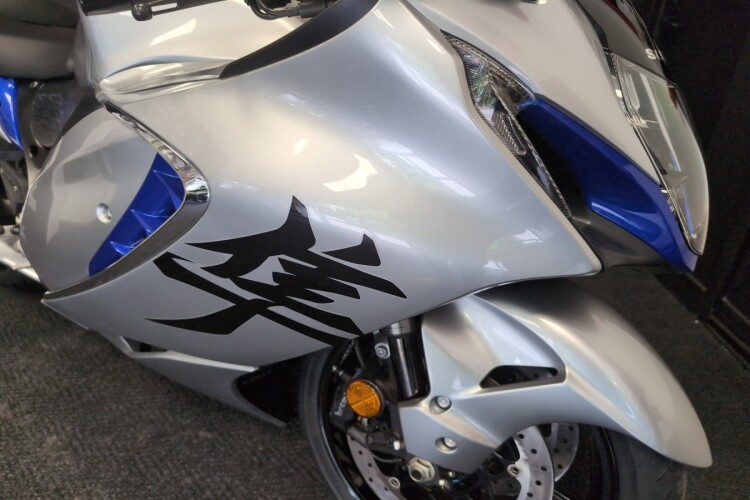 SUZUKI GSX1300R HAYABUSA
