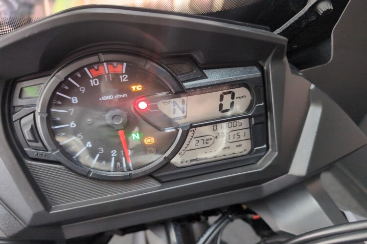 SUZUKI V-STROM 650