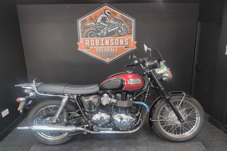TRIUMPH BONNEVILLE T100