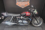 TRIUMPH BONNEVILLE T100