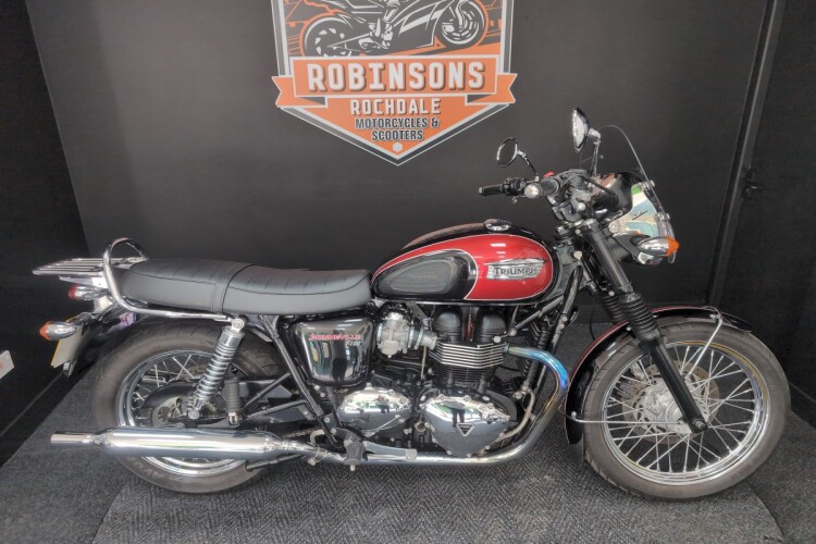 TRIUMPH BONNEVILLE T100