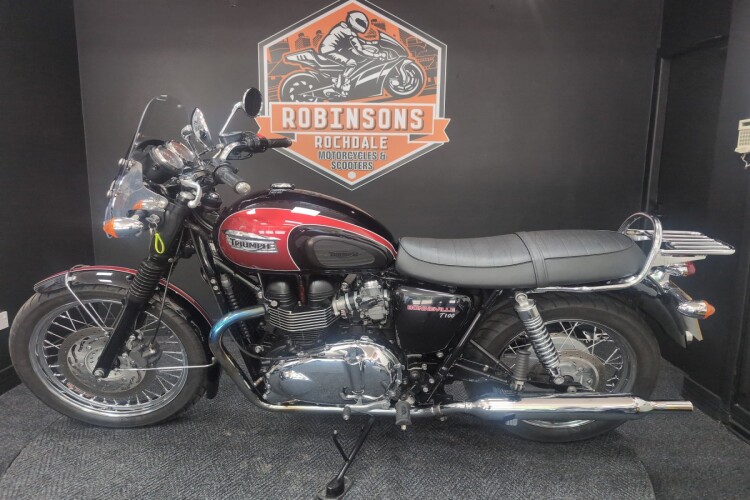 TRIUMPH BONNEVILLE T100