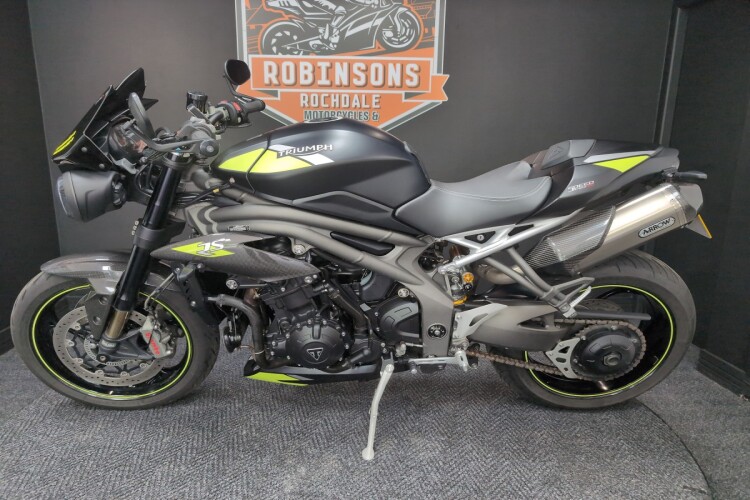 TRIUMPH SPEED TRIPLE 1050