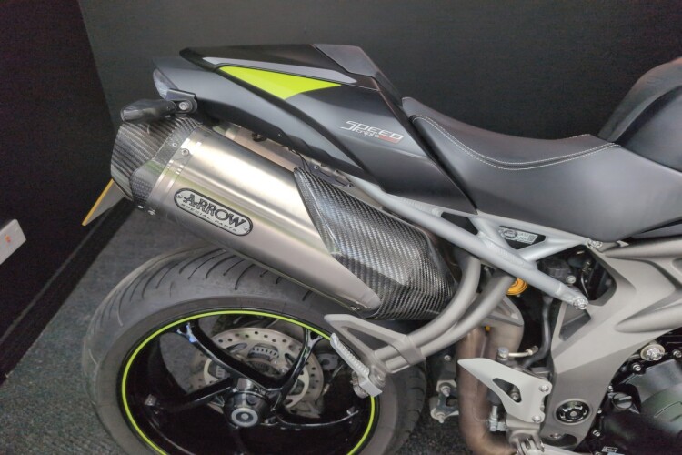 TRIUMPH SPEED TRIPLE 1050
