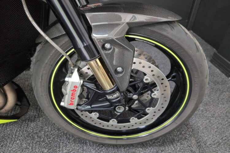 TRIUMPH SPEED TRIPLE 1050
