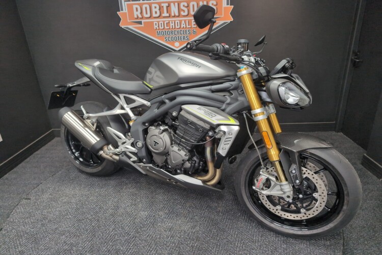 TRIUMPH SPEED TRIPLE 1200